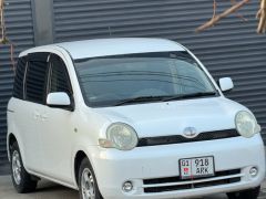 Photo of the vehicle Toyota Sienta