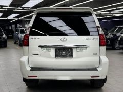 Photo of the vehicle Lexus GX