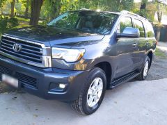 Фото авто Toyota Sequoia