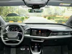 Photo of the vehicle Audi Q4 e-tron