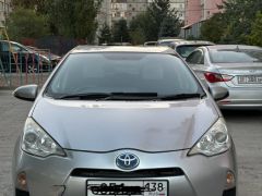 Сүрөт унаа Toyota Prius c