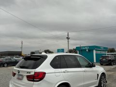 Photo of the vehicle BMW X5