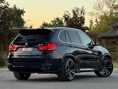 Photo of the vehicle BMW X5