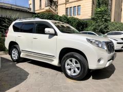 Сүрөт унаа Toyota Land Cruiser Prado