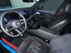 Photo of the vehicle BMW 5 Series