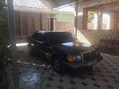 Сүрөт унаа Mercedes-Benz W124