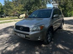 Сүрөт унаа Toyota RAV4