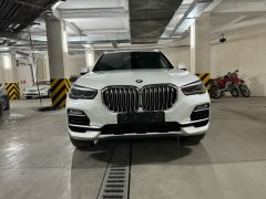 Photo of the vehicle BMW X5