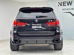 Photo of the vehicle BMW X5