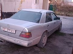 Сүрөт унаа Mercedes-Benz W124