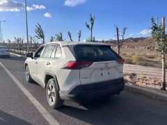 Сүрөт унаа Toyota RAV4