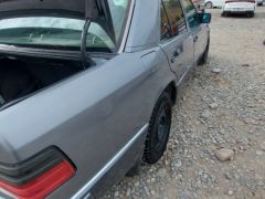 Сүрөт унаа Mercedes-Benz W124