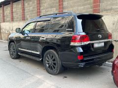 Photo of the vehicle Toyota Land Cruiser