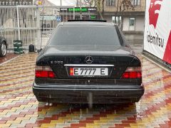 Фото авто Mercedes-Benz W124