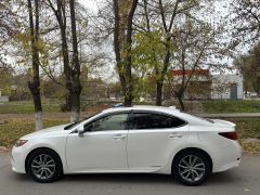 Photo of the vehicle Lexus ES