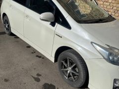 Фото авто Toyota Prius