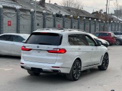 Photo of the vehicle BMW X7