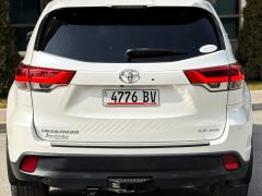 Photo of the vehicle Toyota Highlander