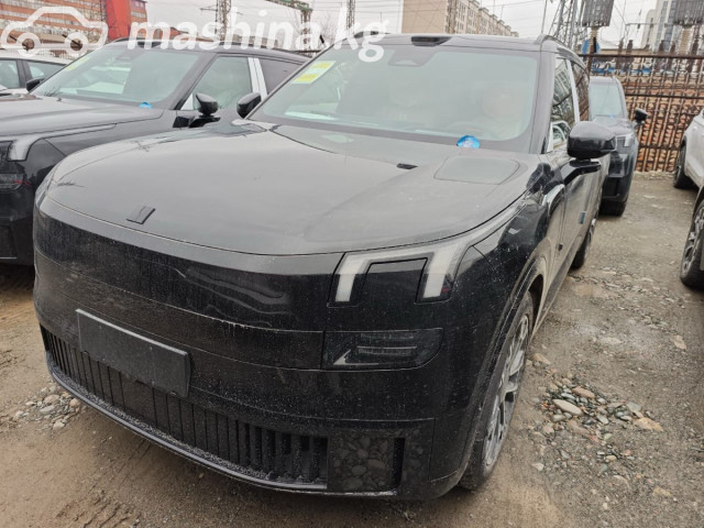 Lynk &amp; Co 900