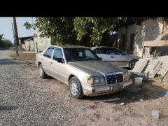 Сүрөт унаа Mercedes-Benz W124