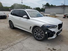 Photo of the vehicle BMW X5