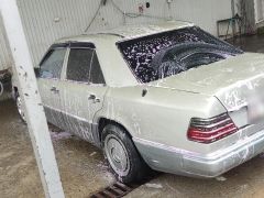 Сүрөт унаа Mercedes-Benz W124