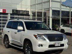 Photo of the vehicle Lexus LX