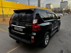 Photo of the vehicle Lexus GX