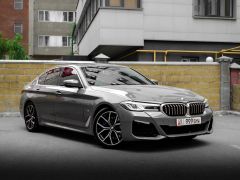 Photo of the vehicle BMW 5 Series