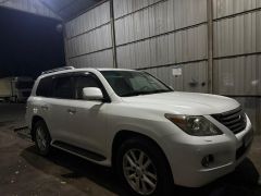 Photo of the vehicle Lexus LX