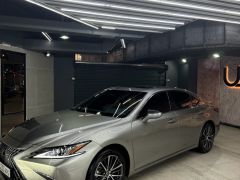 Photo of the vehicle Lexus ES