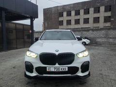 Photo of the vehicle BMW X5