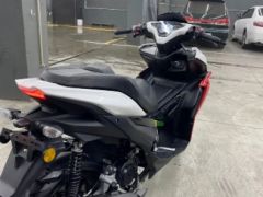 Сүрөт унаа Kawasaki J300