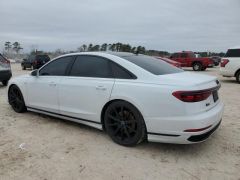 Photo of the vehicle Audi A8