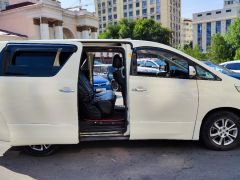 Сүрөт унаа Toyota Alphard