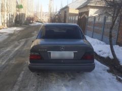 Сүрөт унаа Mercedes-Benz W124