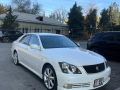 Photo of the vehicle Toyota Crown