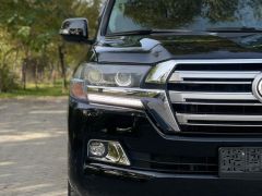 Сүрөт унаа Toyota Land Cruiser