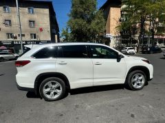 Сүрөт унаа Toyota Highlander