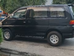 Сүрөт унаа Mitsubishi Delica