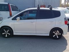 Photo of the vehicle Honda Fit