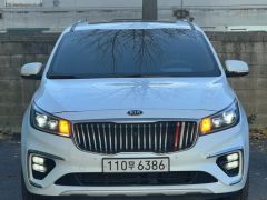 Photo of the vehicle Kia Carnival