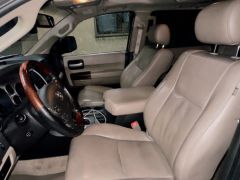 Сүрөт унаа Toyota Sequoia