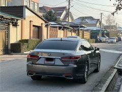 Photo of the vehicle Lexus LS