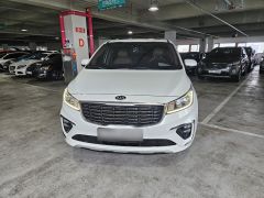 Photo of the vehicle Kia Carnival