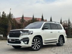 Photo of the vehicle Toyota Land Cruiser