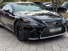 Photo of the vehicle Lexus LS