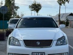 Photo of the vehicle Toyota Crown