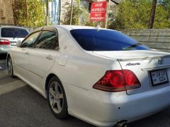 Photo of the vehicle Toyota Crown