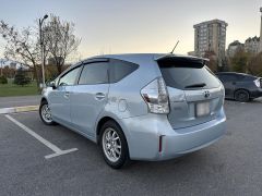 Photo of the vehicle Toyota Prius v (+)